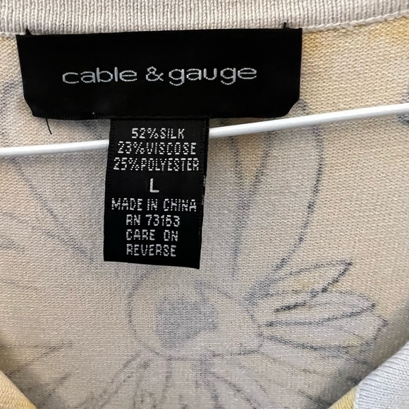 CABLE and gauge 3/4 sleeve floral button down cardigan S L - Picture 3 of 6